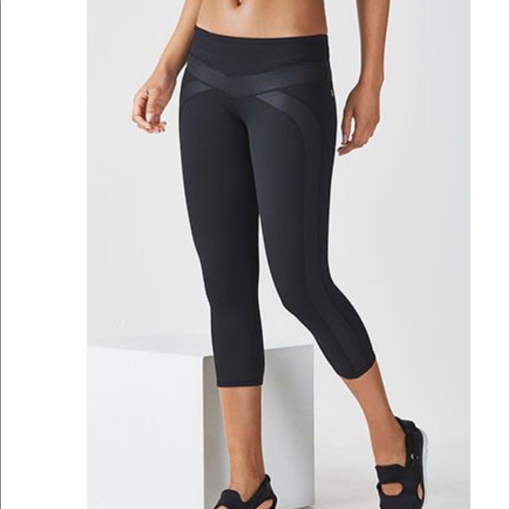 Fabletics capris leggings